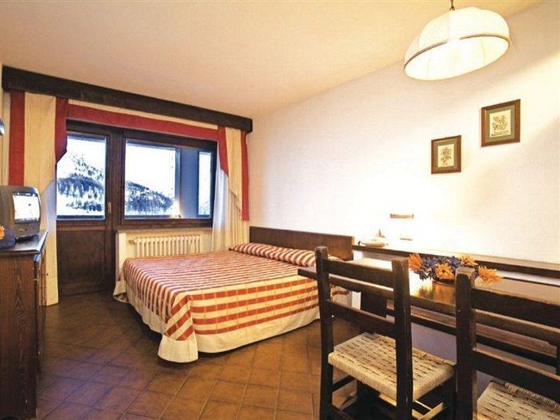 Hotel Ski Club I Cavalieri Rta Colle Colle Sestriere Buitenkant foto