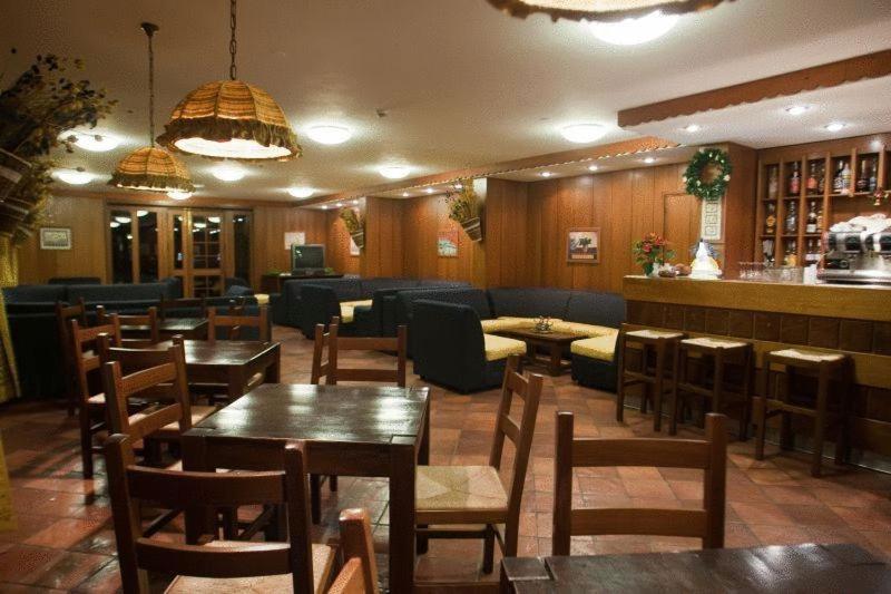 Hotel Ski Club I Cavalieri Rta Colle Colle Sestriere Buitenkant foto